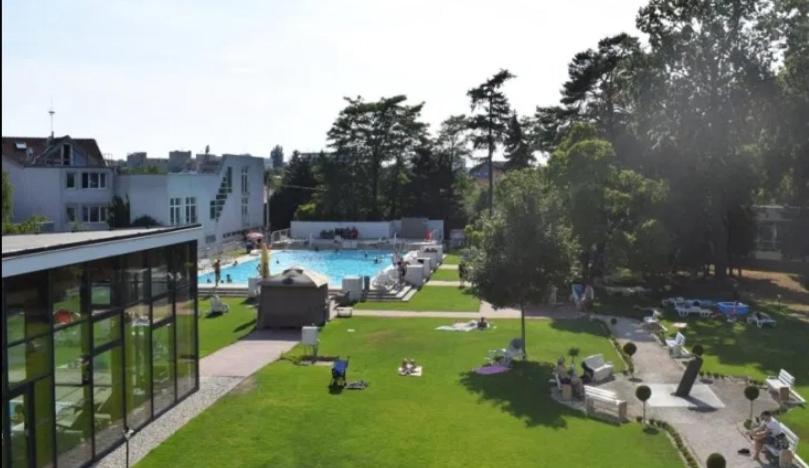 Apartmany Centro & Jacuzzi Piest'any Exterior photo