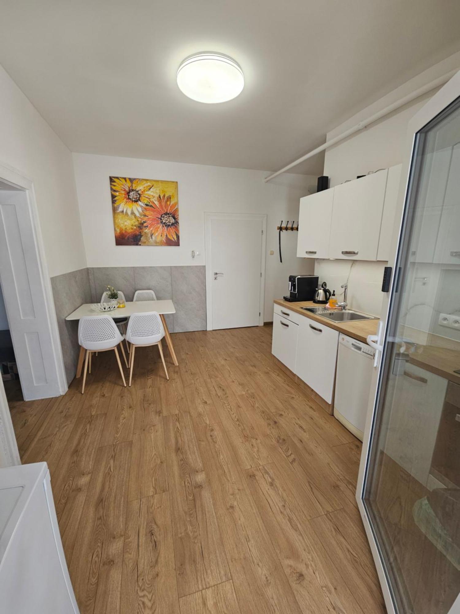 Apartmany Centro & Jacuzzi Piest'any Exterior photo